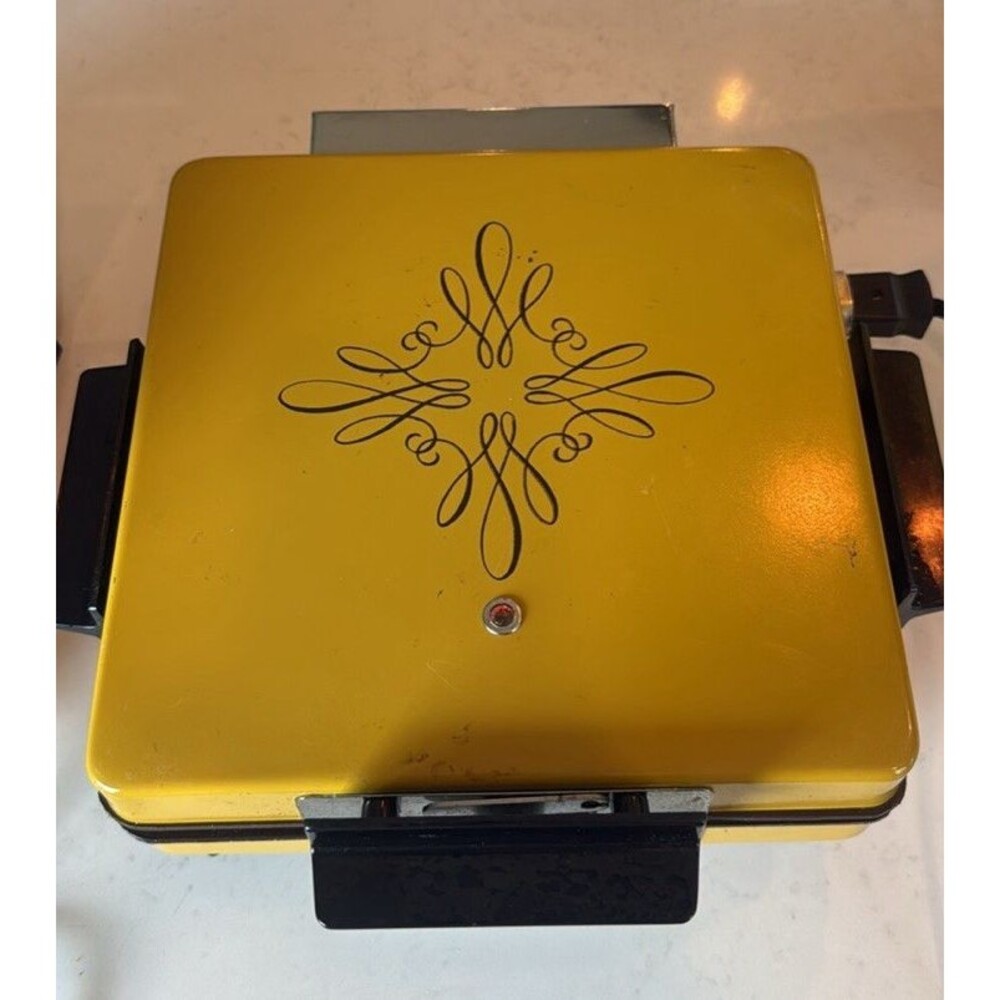 Vintage MCM Sears Griddle Waffler Waffle Maker Works Goldenrod